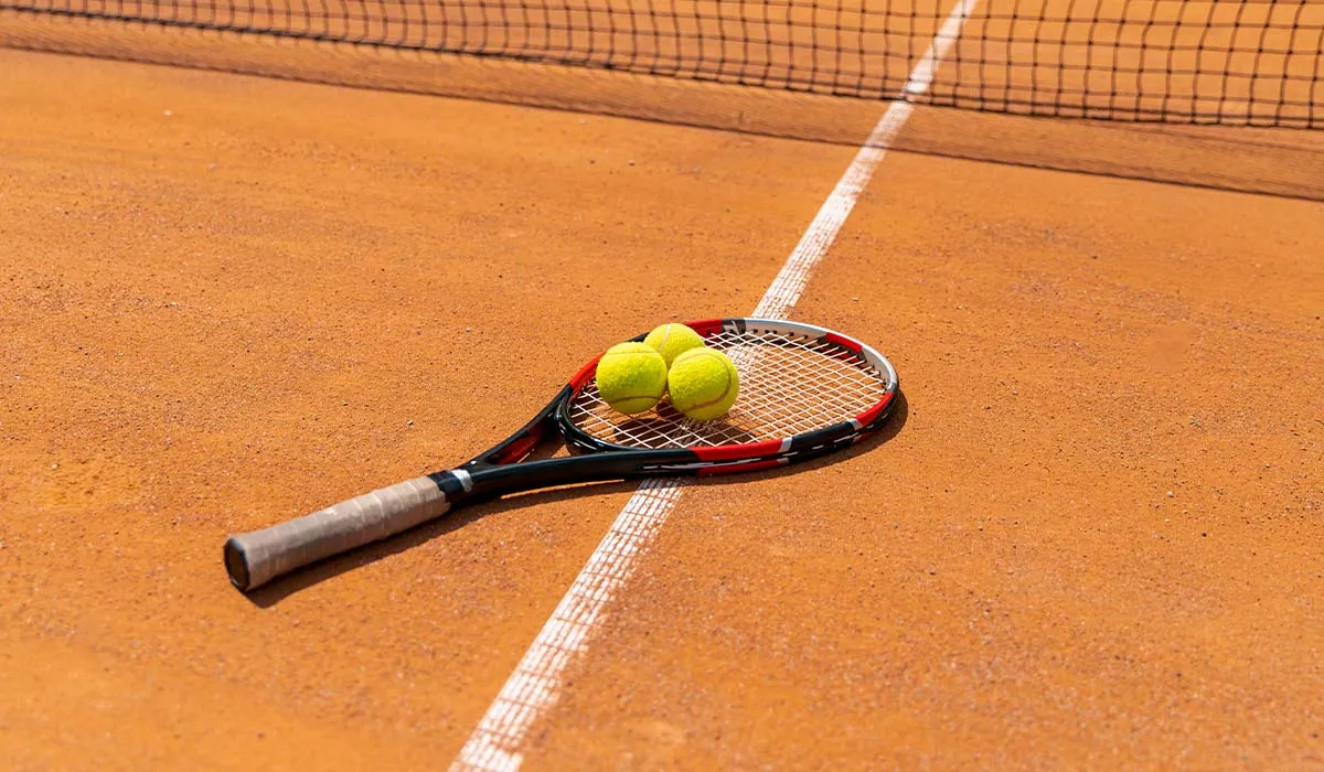 Toprak Tenis Kortu